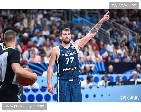 东契奇致信里夫斯调侃互怼，湖人更衣室气氛轻松