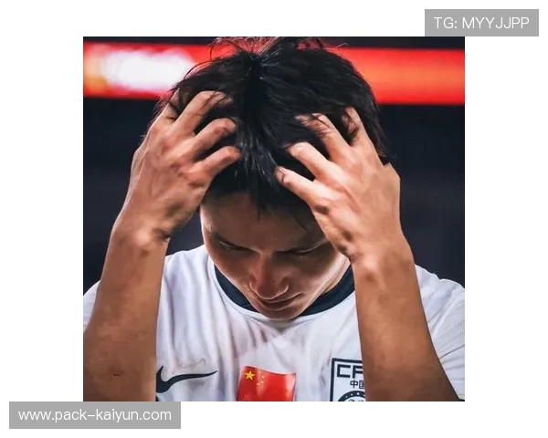 中国U23更衣室庆祝画面曝光，向余望成社交媒体热点